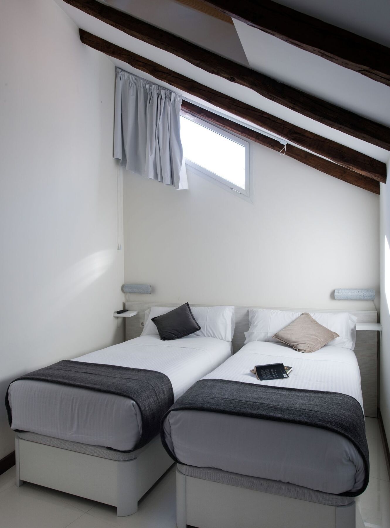 Roisa Suites Madrid Exterior photo
